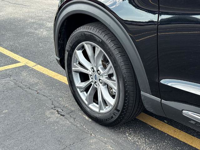 Certified 2023 Ford Explorer XLT w/ Equipment Group 202A AWD/4WD image 17