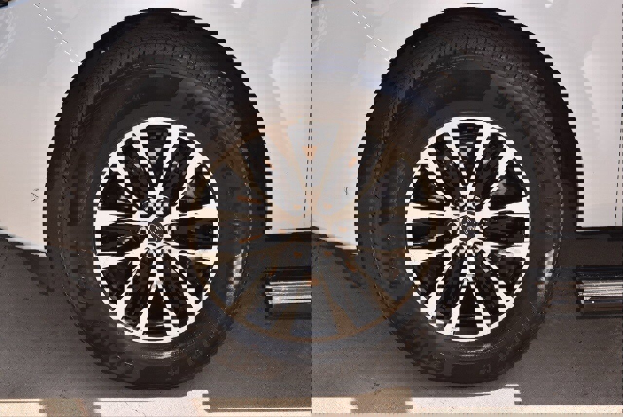 Certified 2025 Ford Expedition Platinum image 41