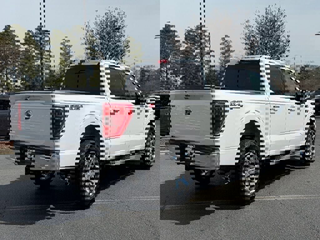 Certified 2022 Ford F150 XLT w/ Equipment Group 302A High image 5