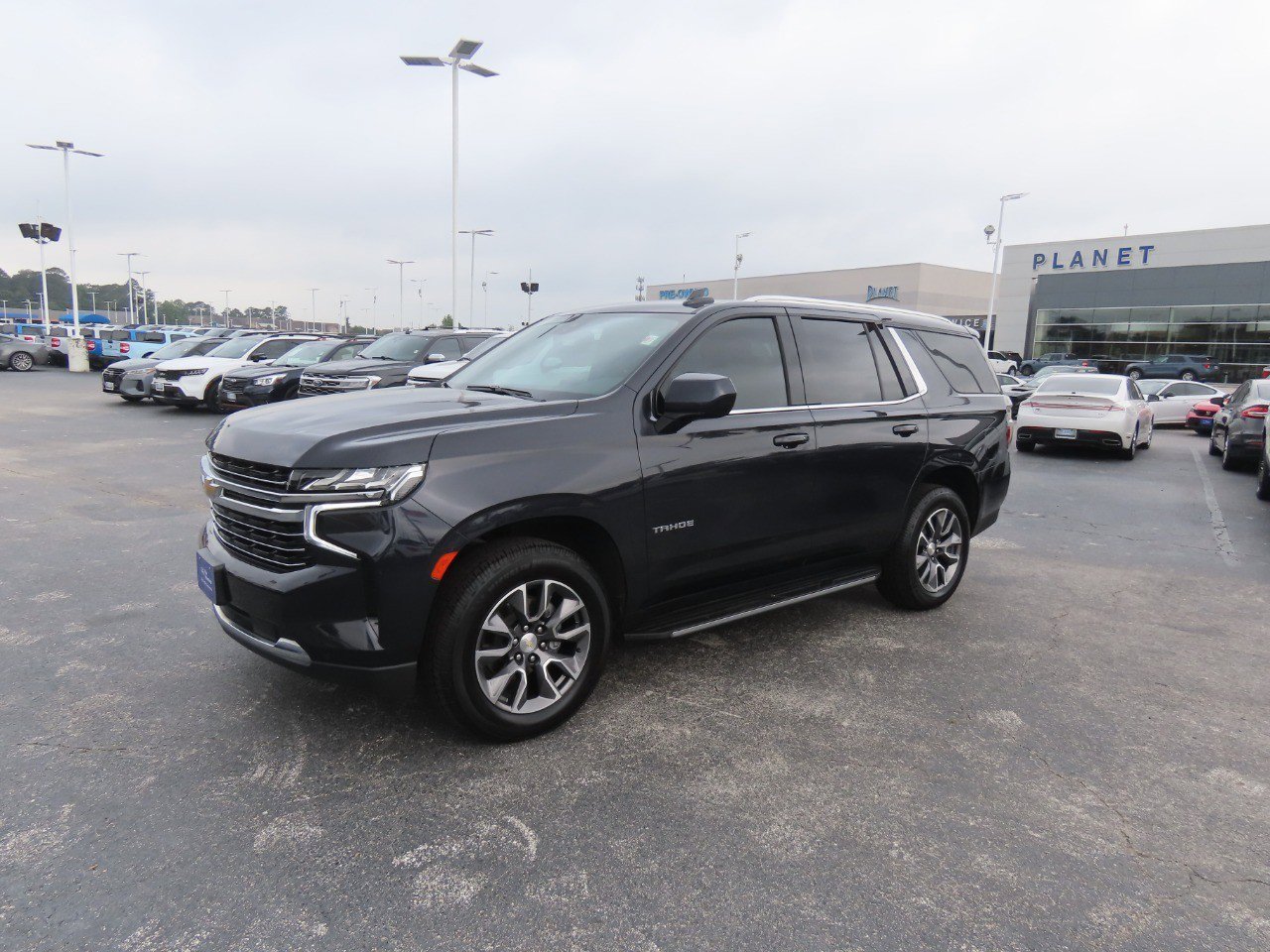 Used 2023 Chevrolet Tahoe LT RWD image 2