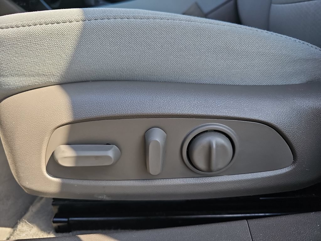 Used 2025 Chevrolet Malibu LT FWD image 27