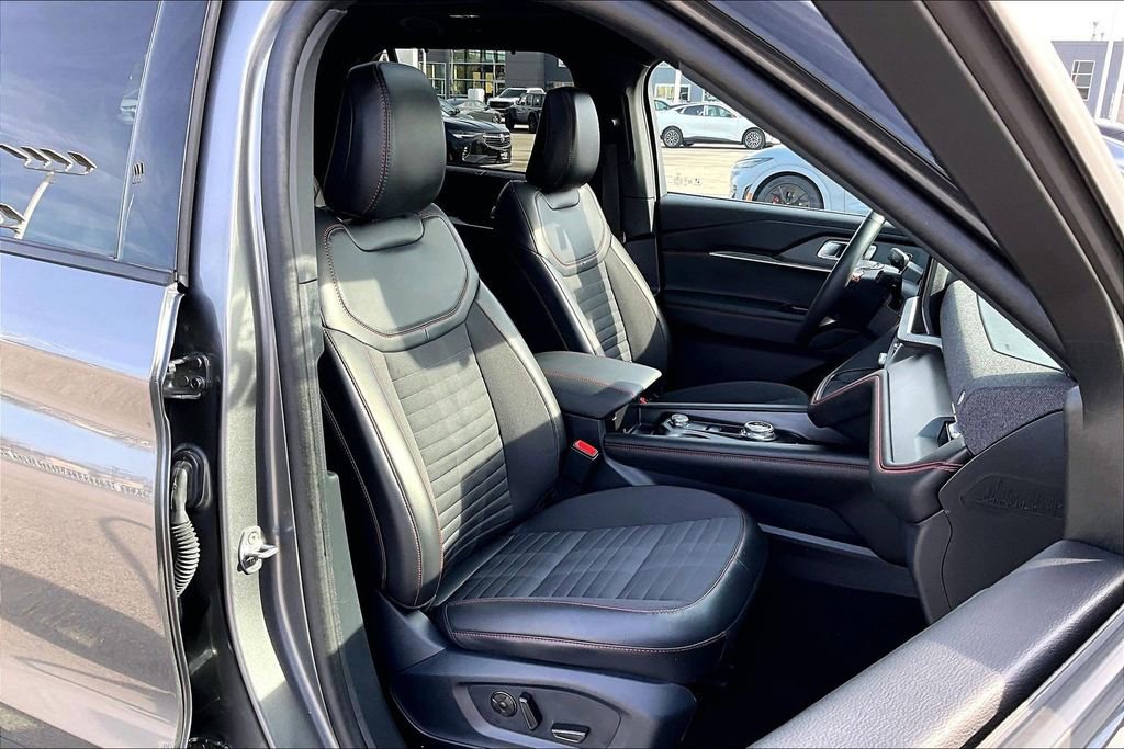 Certified 2025 Ford Explorer ST-Line w/ Premium Package image 7