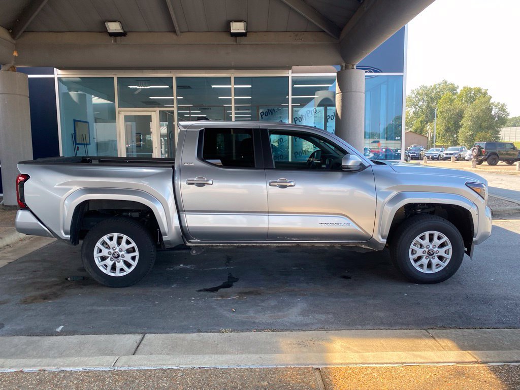 Used 2024 Toyota Tacoma SR5 RWD image 8