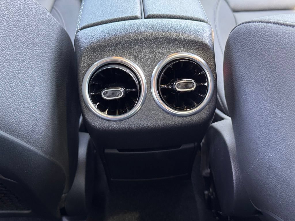 Used 2020 Mercedes-Benz CLA 250 image 29