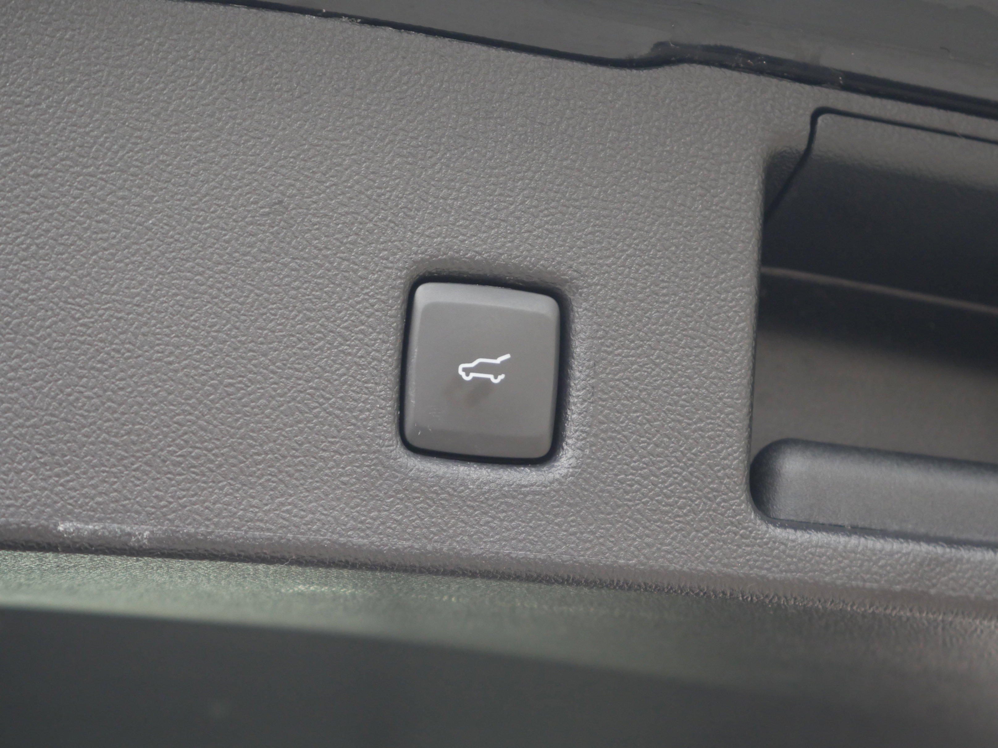 Certified 2025 Ford Escape Platinum AWD/4WD image 27