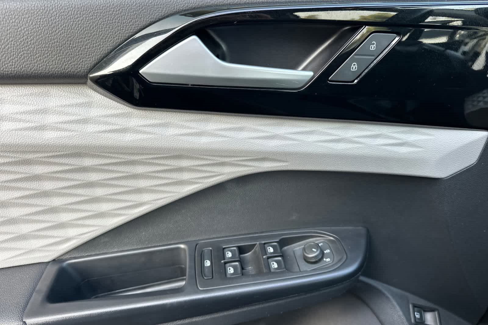 Used 2023 Volkswagen Taos S w/ Driver Assistance Package image 13