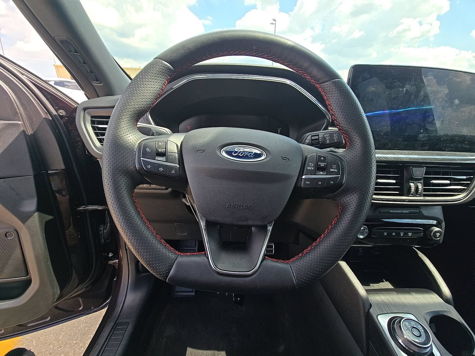 Certified 2023 Ford Escape ST-Line w/ Tech Pack #1 AWD/4WD image 11