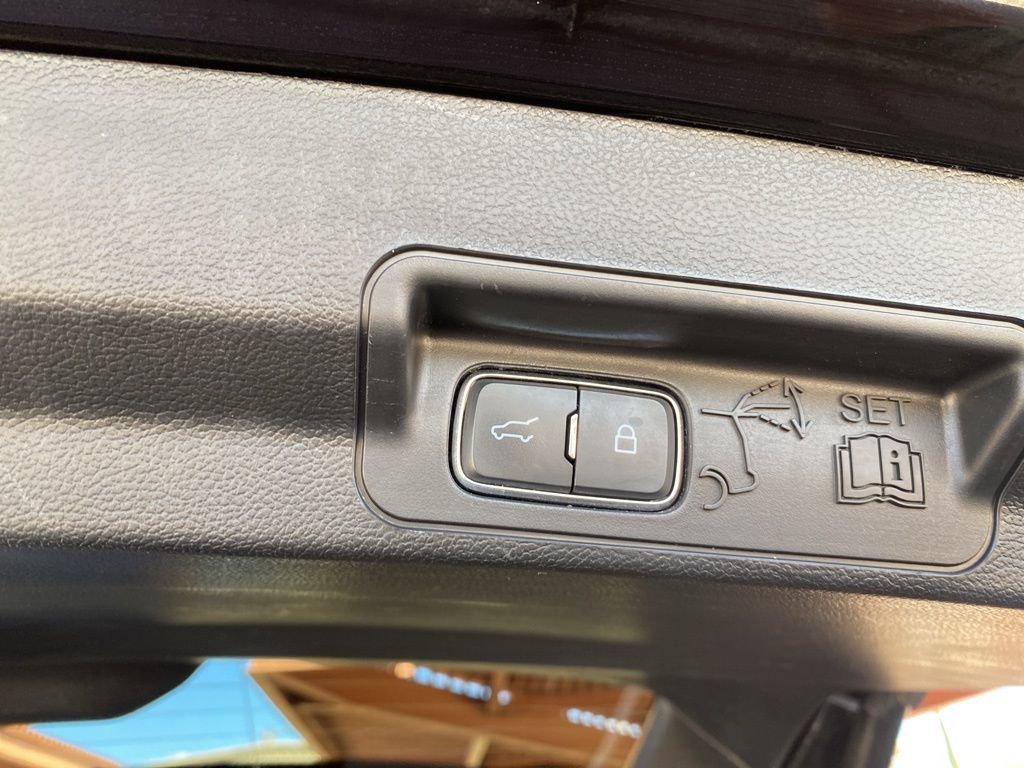 Certified 2023 Ford Explorer Limited w/ Equipment Group 301A image 15