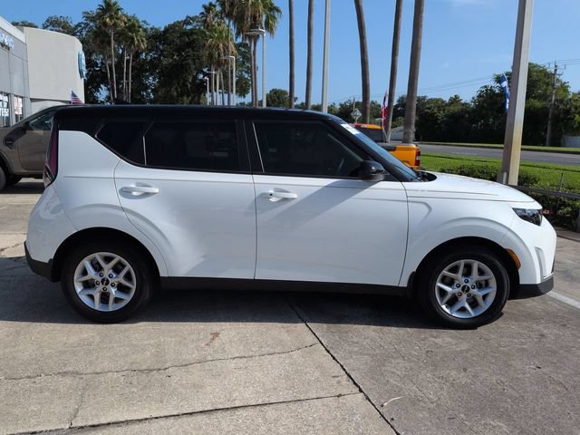 Used 2025 Kia Soul S FWD image 3