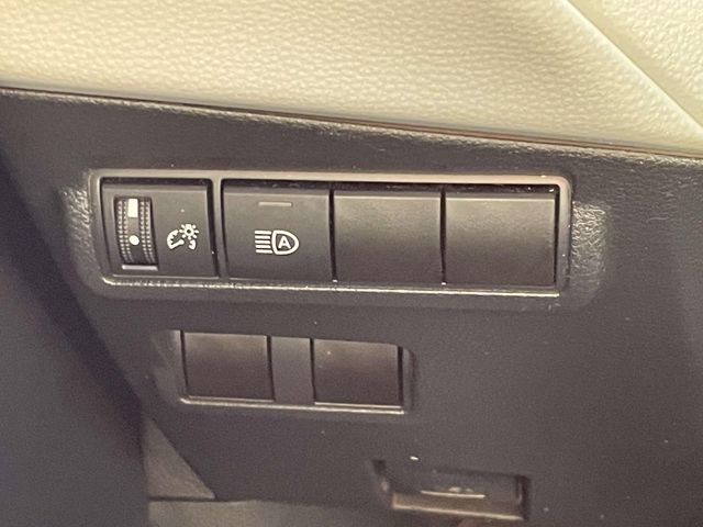 Used 2024 Toyota Corolla Cross L FWD image 17