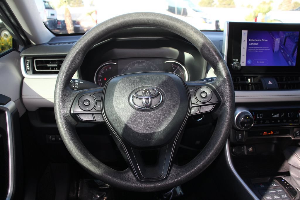 Used 2023 Toyota RAV4 XLE AWD/4WD image 16