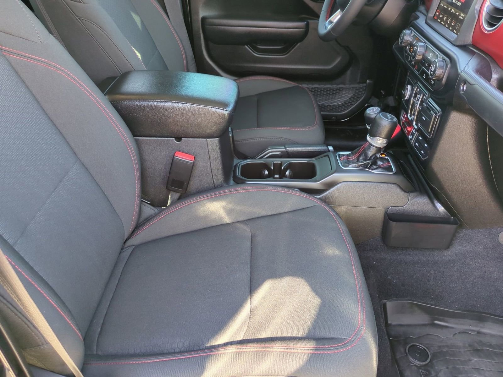 Used 2023 Jeep Gladiator Rubicon w/ Cold Weather Group image 26