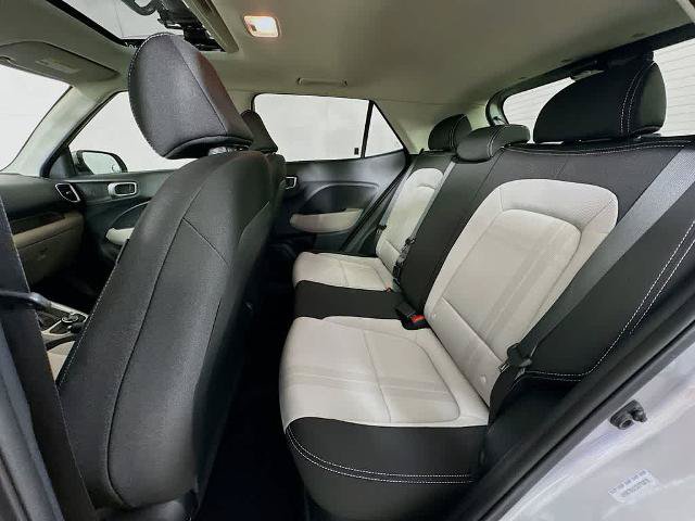 Used 2025 Hyundai Venue SEL FWD image 13