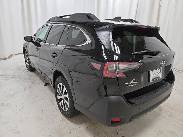 Used 2025 Subaru Outback Premium image 4