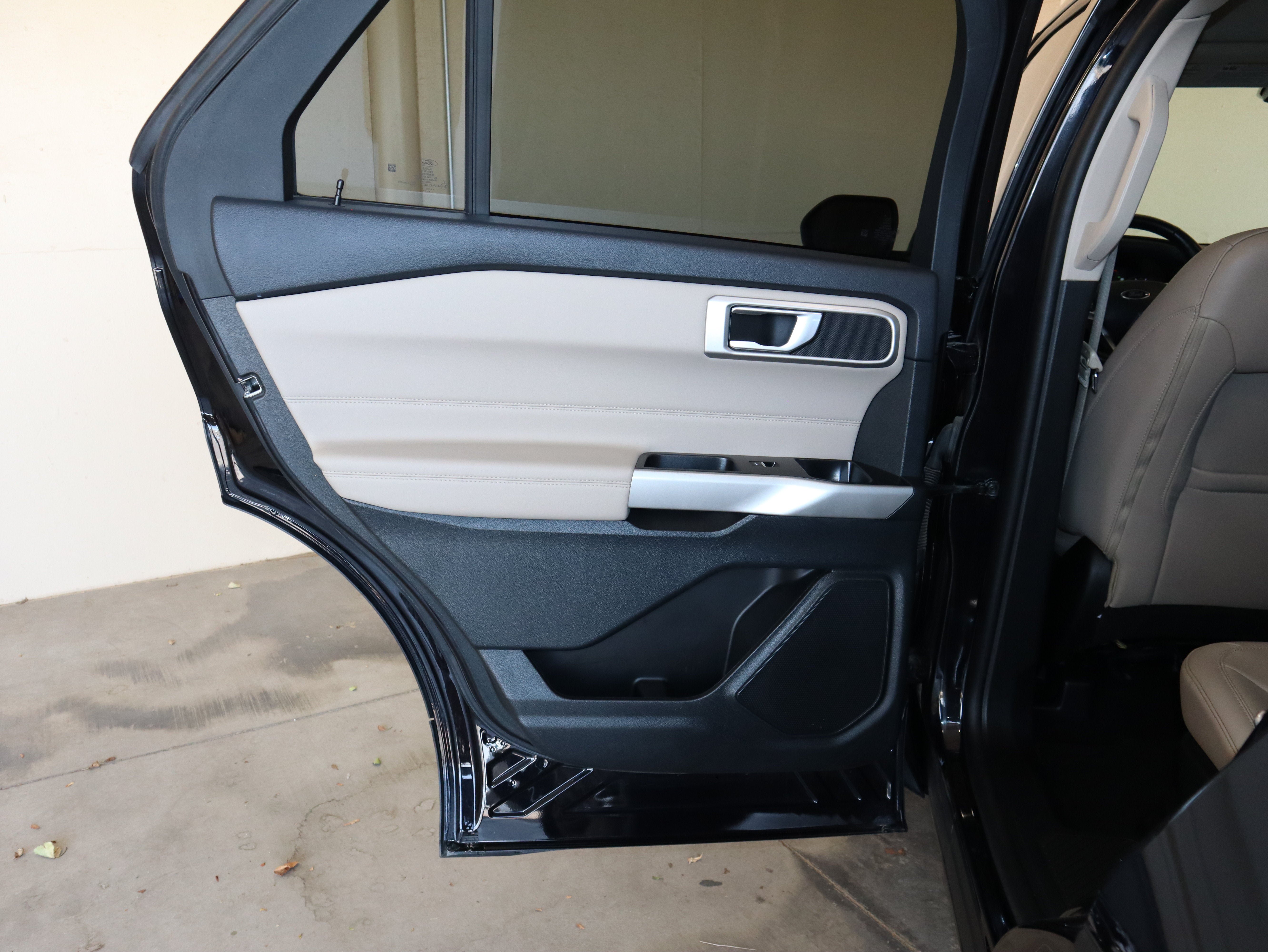 Certified 2023 Ford Explorer XLT w/ Equipment Group 202A AWD/4WD image 38