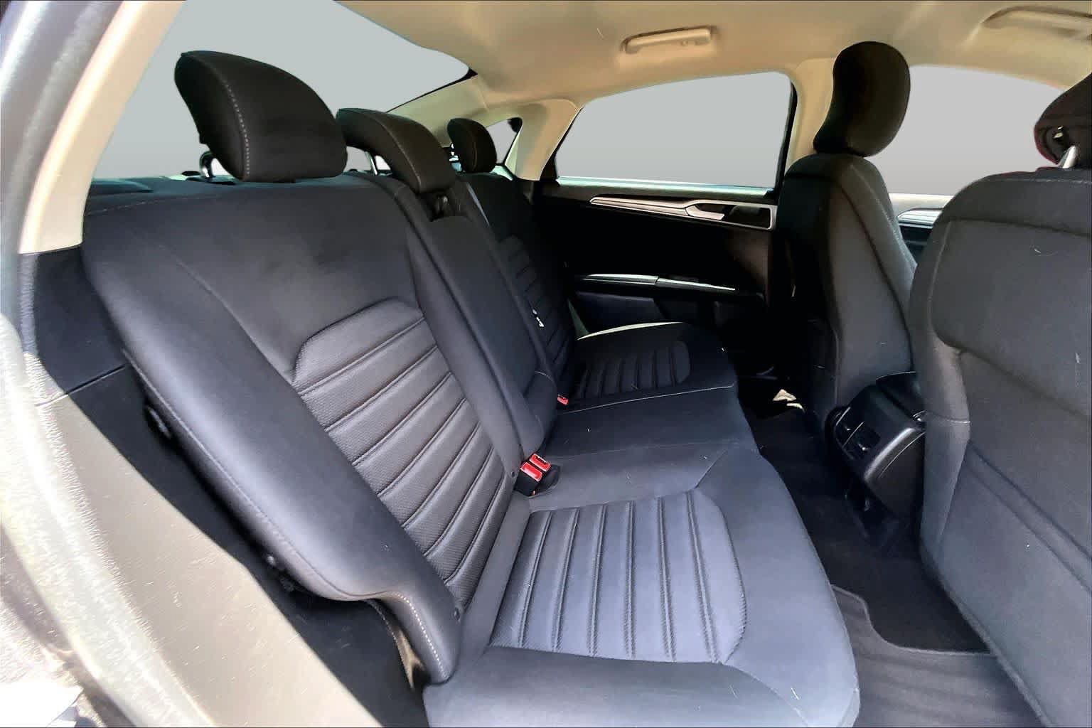 Certified 2019 Ford Fusion SE FWD image 20