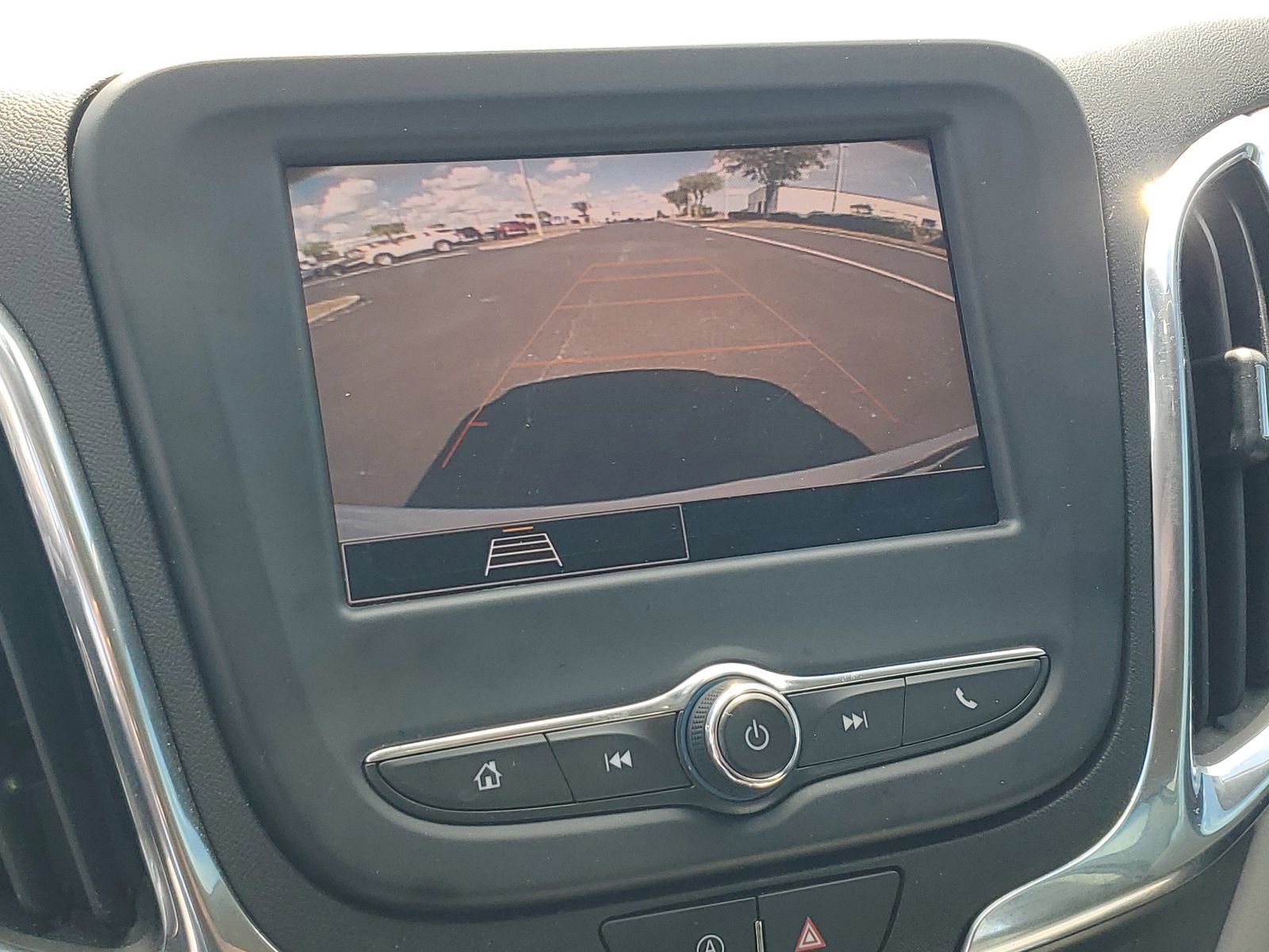 Used 2024 Chevrolet Equinox LS FWD image 22