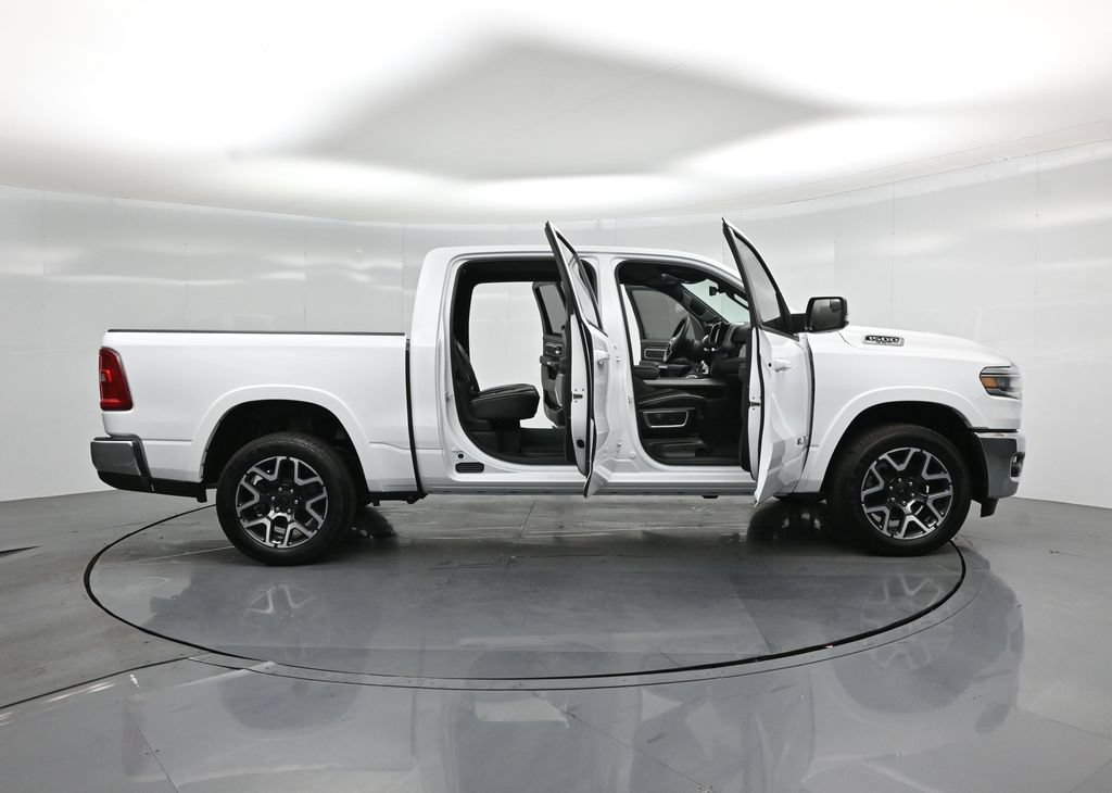 Used 2025 RAM 1500 Laramie AWD/4WD image 5