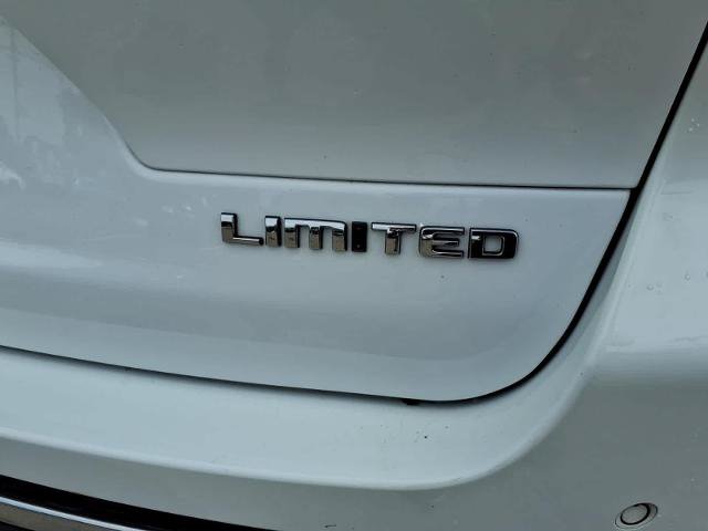 Used 2023 Jeep Grand Cherokee L Limited AWD/4WD image 18