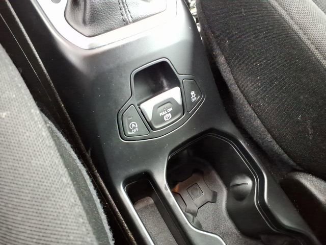 Used 2023 Jeep Renegade Latitude image 30