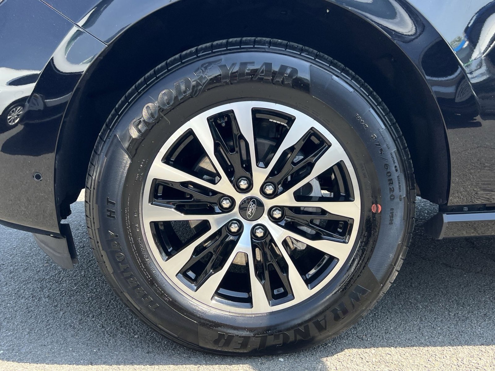 Certified 2025 Ford Expedition Platinum AWD/4WD image 20