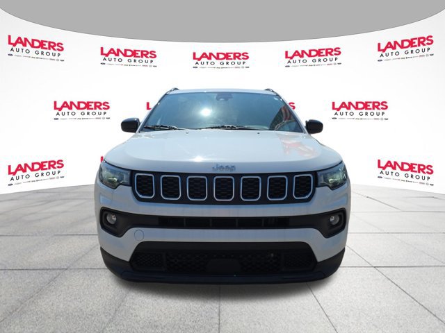 Used 2024 Jeep Compass Latitude AWD/4WD image 8