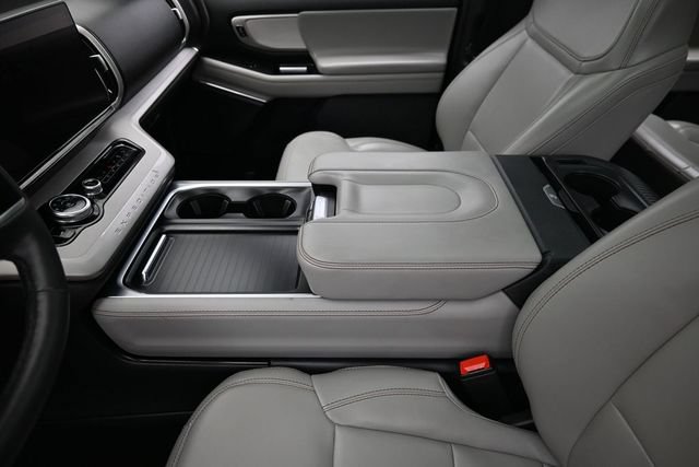 Certified 2025 Ford Expedition Active AWD/4WD image 27