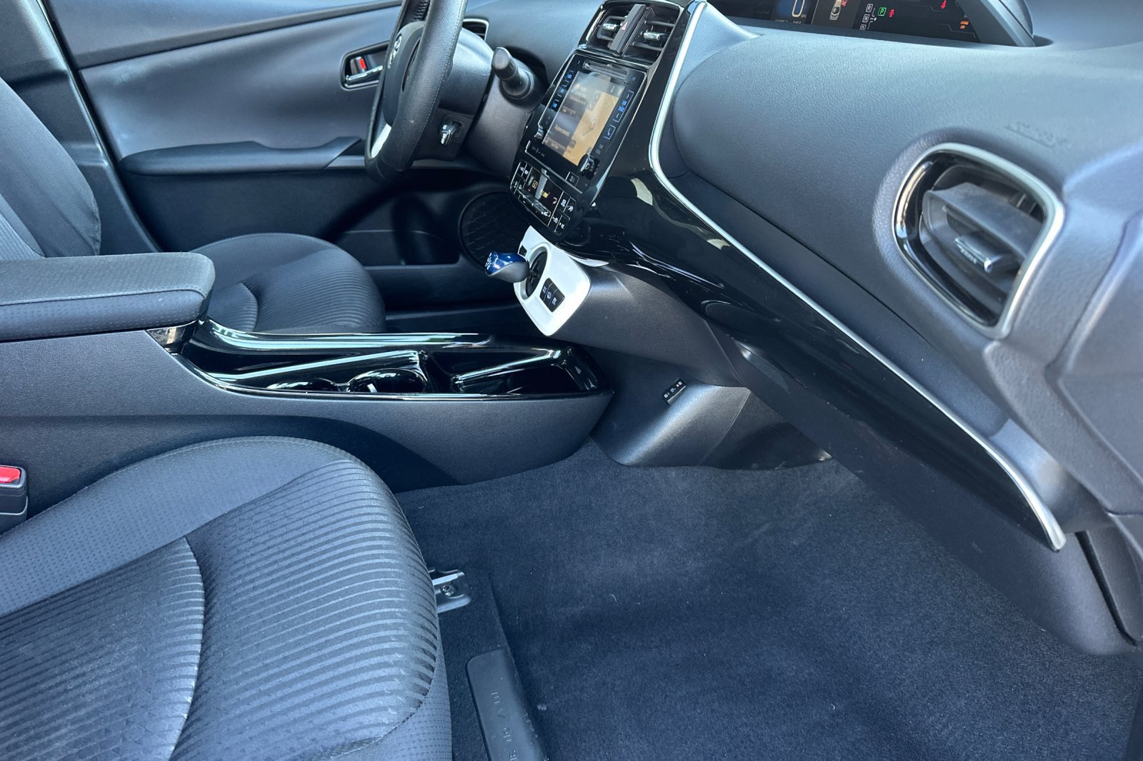 Used 2018 Toyota Prius Prime Plus FWD image 19