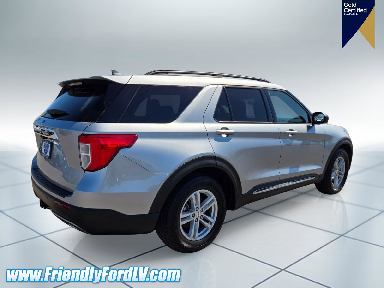 Certified 2021 Ford Explorer XLT w/ Equipment Group 202A RWD image 6