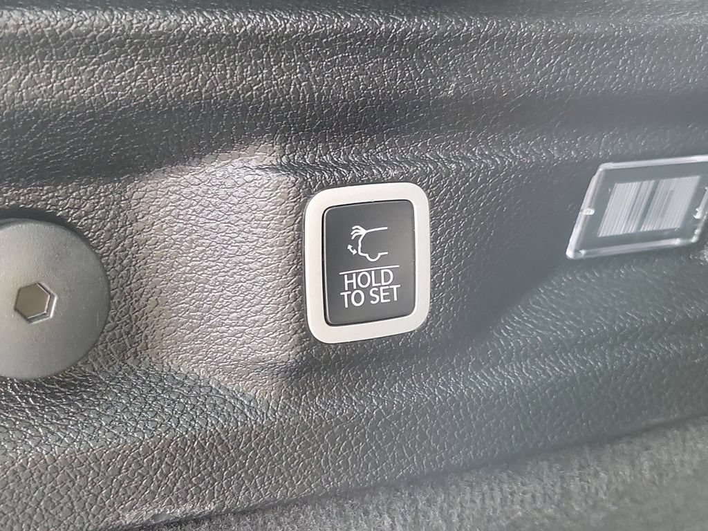 Used 2023 Jeep Grand Cherokee L Overland AWD/4WD image 10