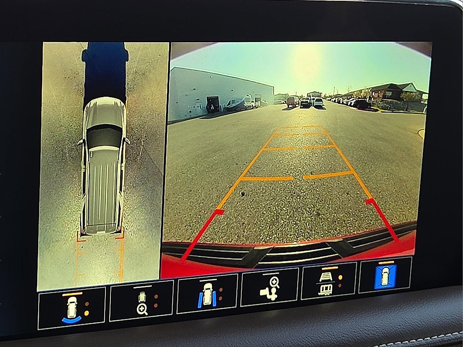 Used 2022 Chevrolet Suburban High Country image 17