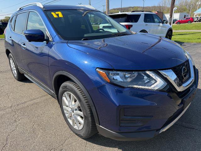 Used 2017 Nissan Rogue SV w/ SV Premium Package AWD/4WD image 1