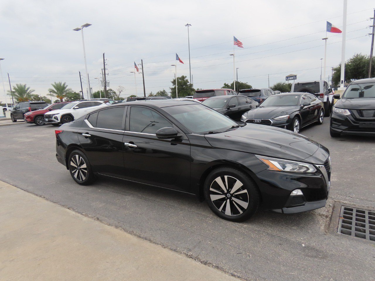 Used 2022 Nissan Altima 2.5 SV w/ SV Premium Package FWD image 6