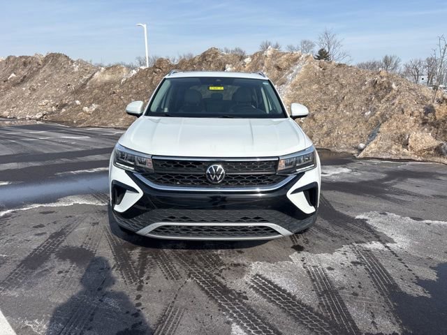 Used 2024 Volkswagen Taos SE image 8