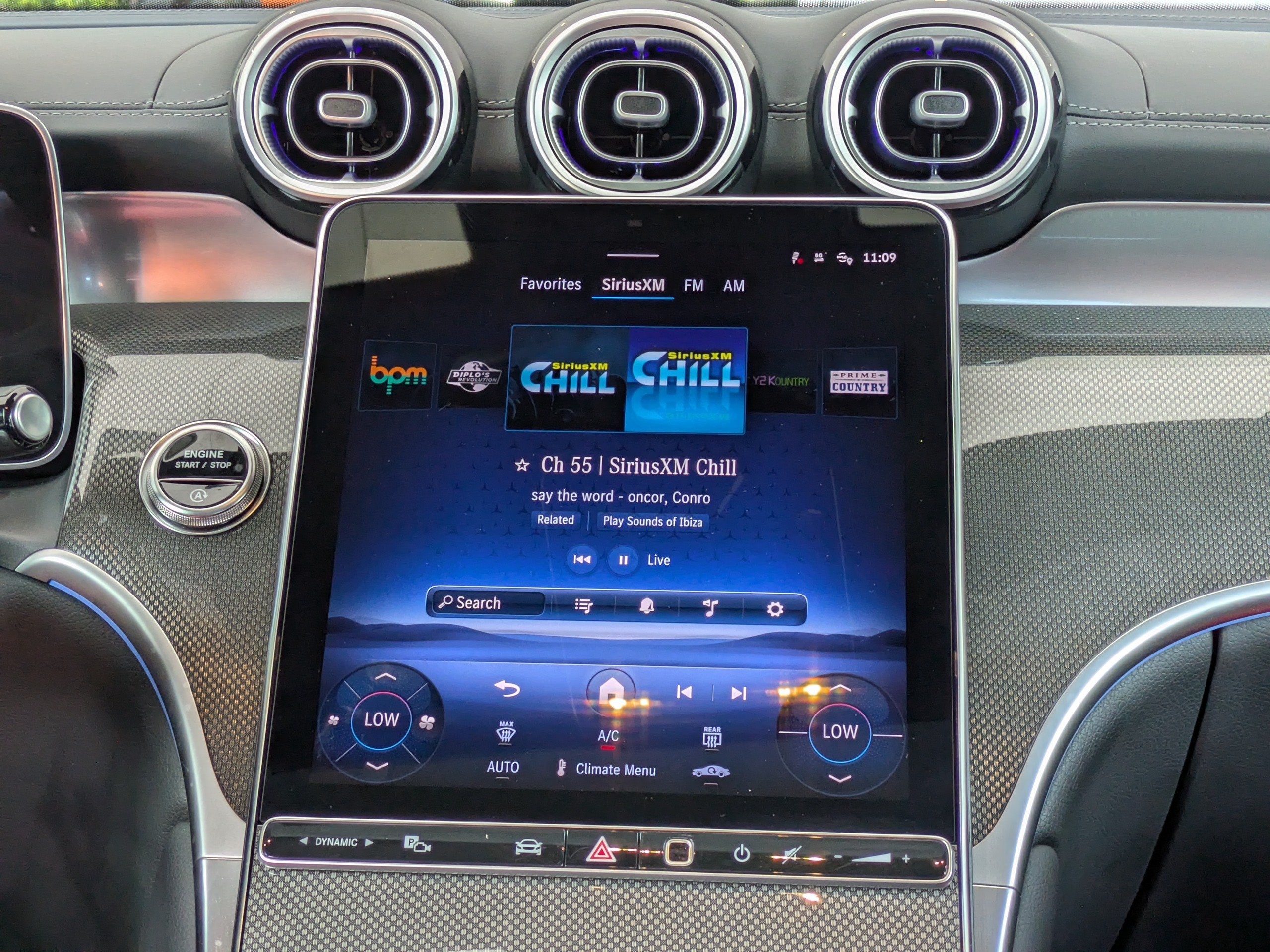 Used 2025 Mercedes-Benz GLC 300 4MATIC image 19