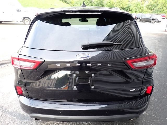 Certified 2023 Ford Escape ST-Line Elite AWD/4WD image 6
