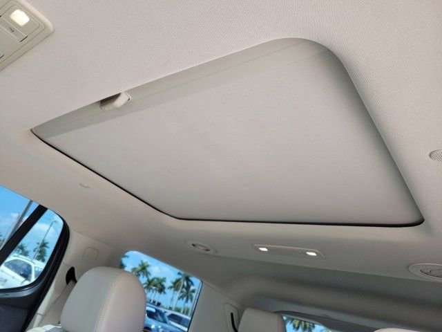 Used 2021 GMC Acadia Denali w/ Denali Technology Package FWD image 25