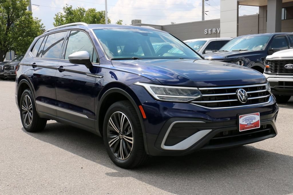 Used 2024 Volkswagen Tiguan SE AWD/4WD image 4