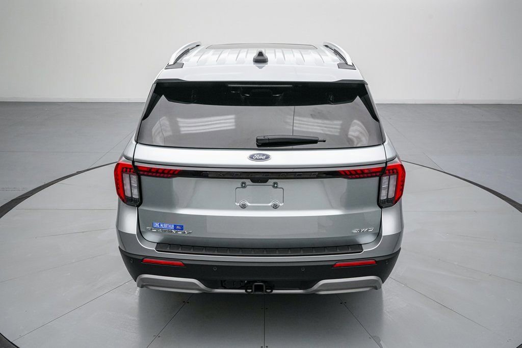 Certified 2025 Ford Explorer Platinum image 4