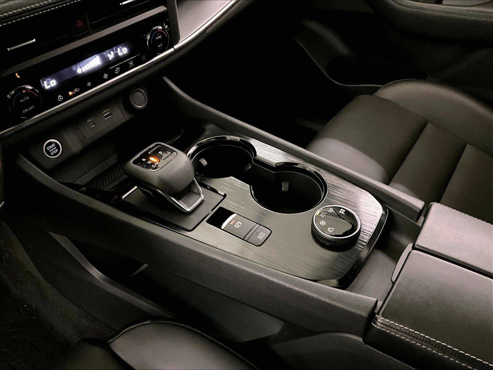 Used 2023 Nissan Rogue SV w/ SV Premium B Package image 16