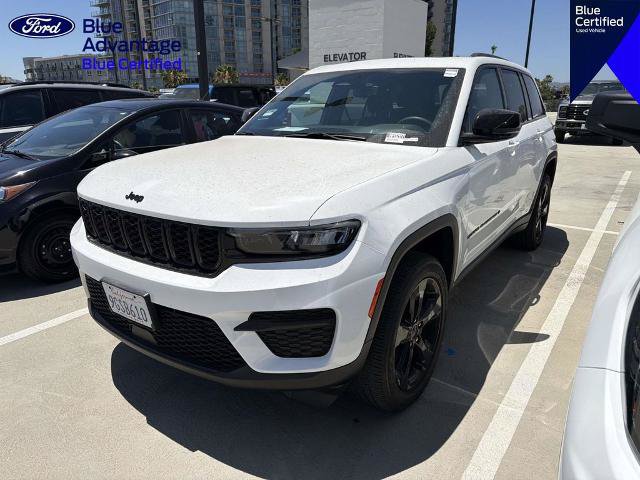 Used 2023 Jeep Grand Cherokee Altitude AWD/4WD image 14