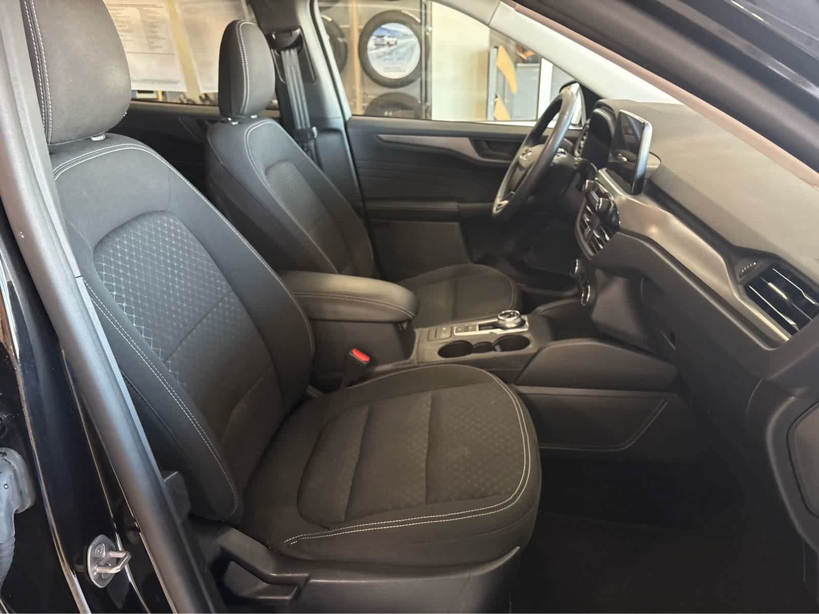 Certified 2024 Ford Escape Active AWD/4WD image 38