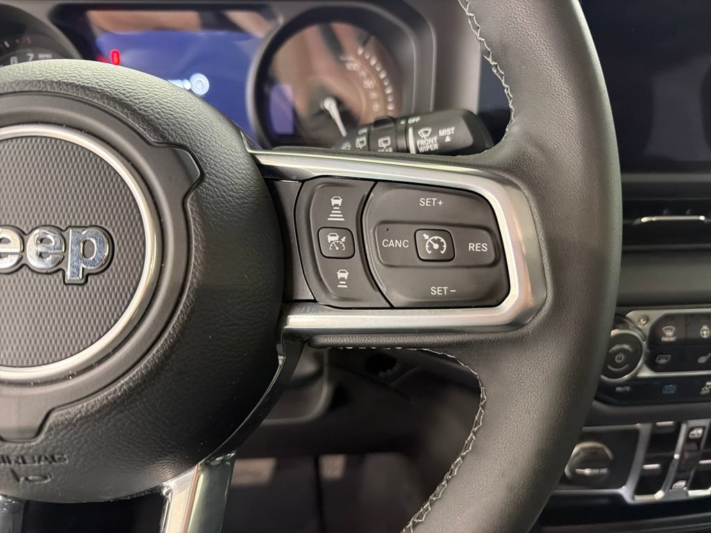 Used 2025 Jeep Wrangler Unlimited Sahara w/ Safety Group AWD/4WD image 21