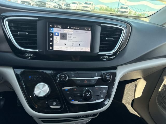 Used 2023 Chrysler Voyager LX FWD image 22