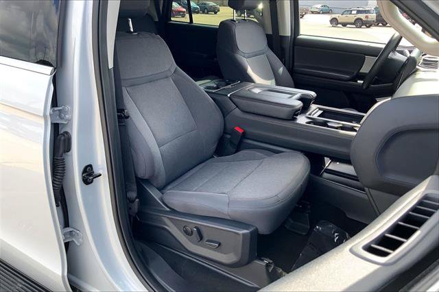 Certified 2025 Ford Expedition Active RWD image 7