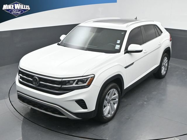 Used 2023 Volkswagen Atlas Cross Sport SE w/ Panoramic Sunroof Package image 2