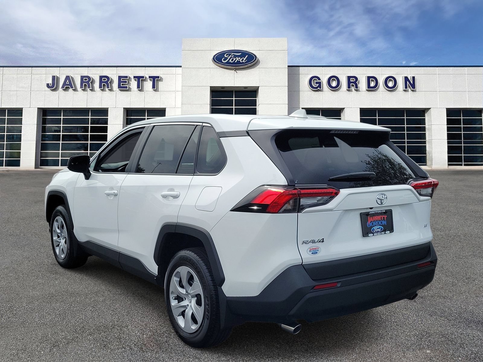 Used 2025 Toyota RAV4 LE FWD image 3