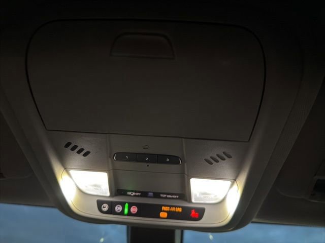 Used 2018 Chevrolet Equinox LT image 32