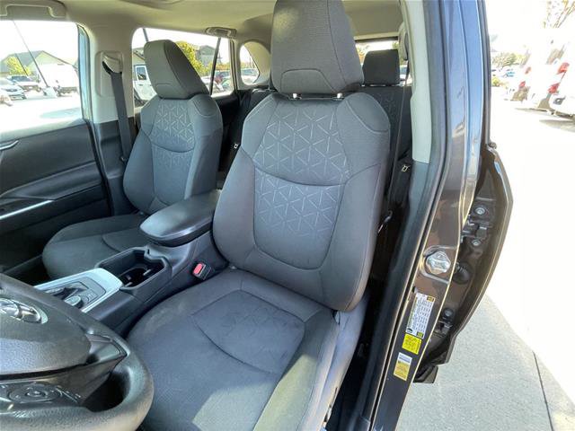 Used 2024 Toyota RAV4 XLE w/ Convenience Package AWD/4WD image 18