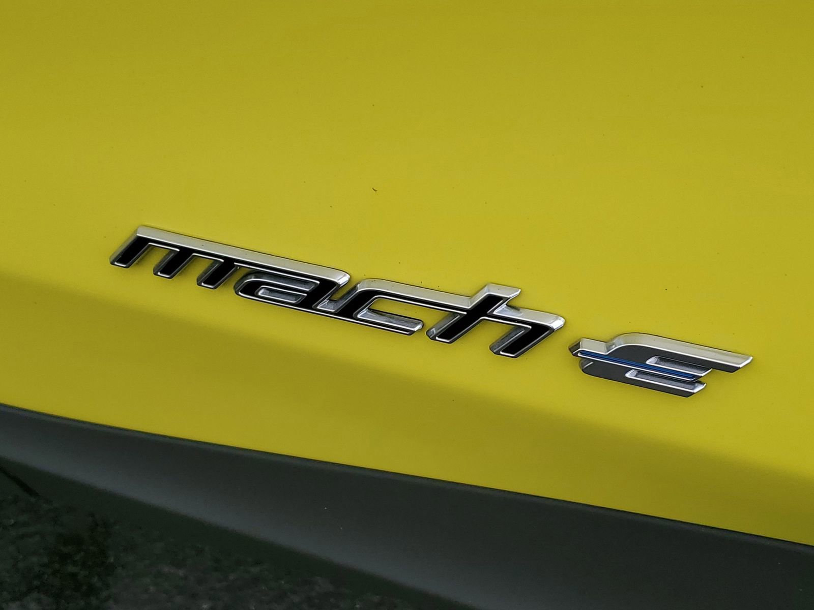 Certified 2025 Ford Mustang Mach-E Premium RWD image 8